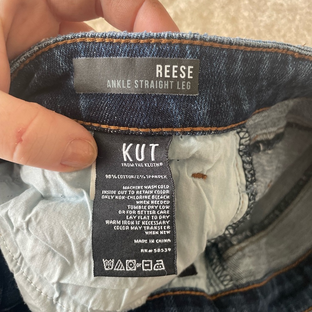Kut from the Kloth Reese Ankle Straight leg Jeans. Women size 4 - Picture 11 of 14